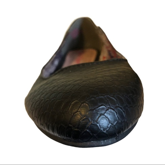 Pink & Pepper Black Textured Faux Patent Leather Flats Size 8.5 - Picture 7 of 10